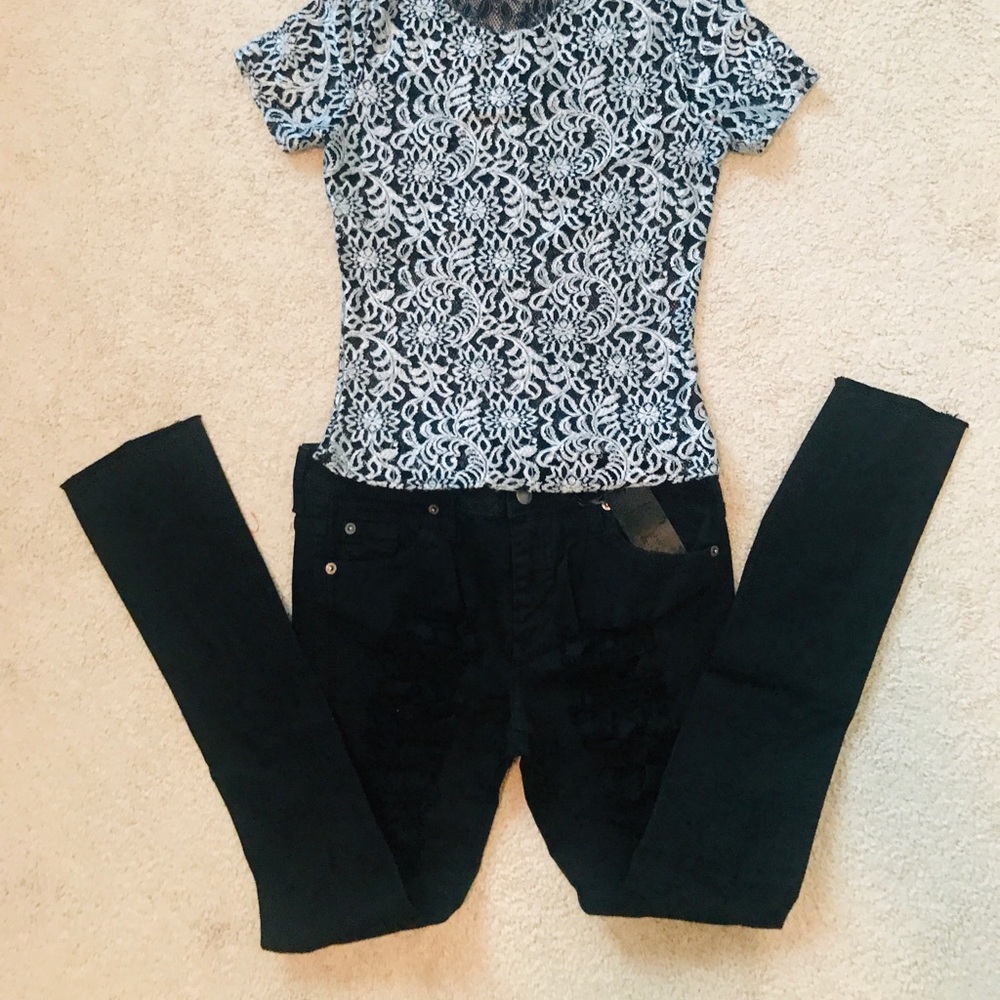 Women’s Black Ripped Skinny Jeans - Picture 7 of 8